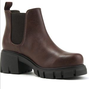 Soda Women Lug Sole Mid Heel Chelsea Fashion Ankle Bootie w/Double Elastic Gore